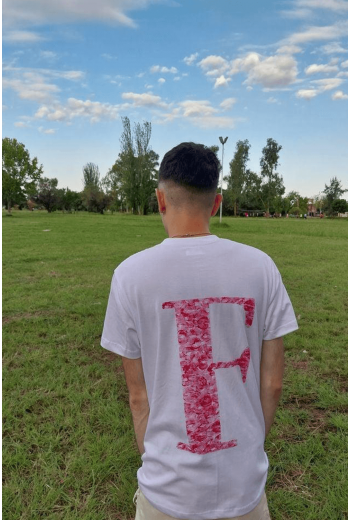 F Harfli Öpücük Kiss Design Tişört