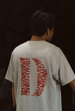 D Harfli Öpücük Kiss Design Tişört