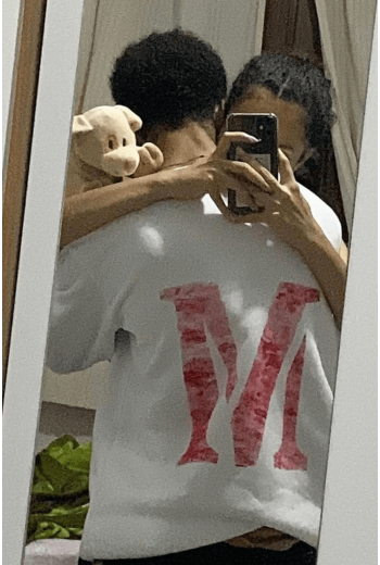 M Harfli Öpücük Kiss Design Tişört