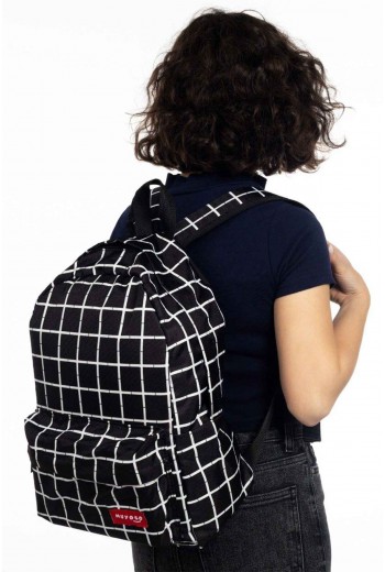 Siyah Kareli Sırt Çantası Siyah Kareli Sırt Çantası